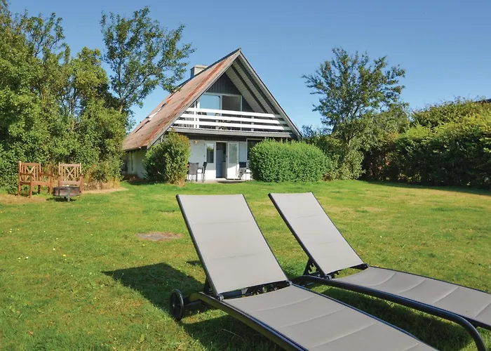 Three-bedroom In Nyaraló *